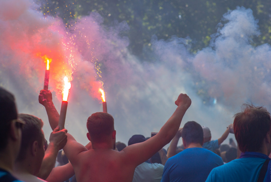 Ρίψη φωτοβολίδων πριν τον αγώνα Ανόρθωση-Ομόνοια – Συνελήφθησαν 14χρονος και 16χρονος