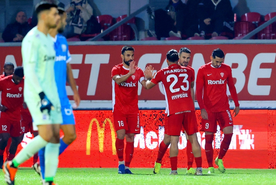 Νέα Σαλαμίνα-Απόλλων 1-0: Νίκη-χρυσάφι με Μπαχάσα για τους ερυθρόλευκους (ΦΩΤΟΣ)