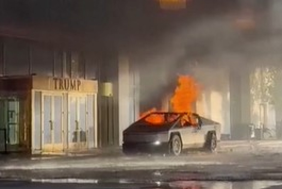 Έκρηξη σε Tesla έξω από ξενοδοχείο του Ντόναλντ Τραμπ-Νεκρός ο οδηγός (ΒΙΝΤΕΟ)