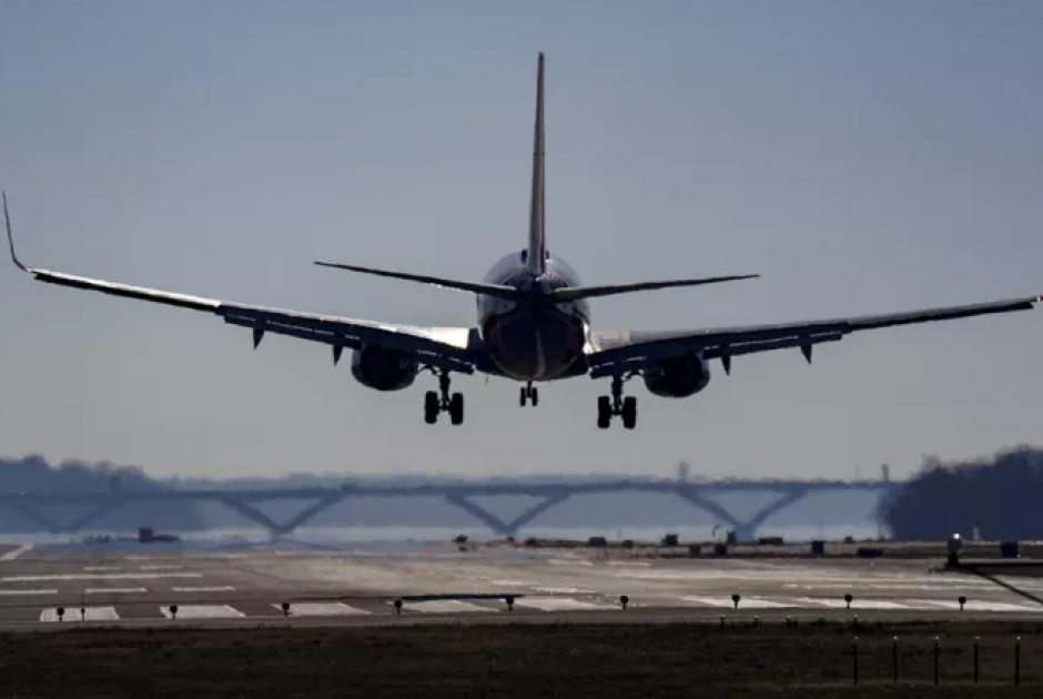 Απαγόρευση ελικοπτέρων σε εναέριο χώρο αεροδρομίου Ρόναλντ Ρέιγκαν θέλει η FAA