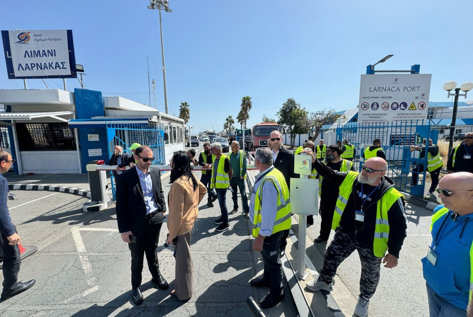 Μπλόκο στο Λιμάνι Λάρνακας από τους μηχανοδηγούς-Υπ. Μεταφορών: «Λάθος η διαμαρτυρία» (ΒΙΝΤΕΟ)